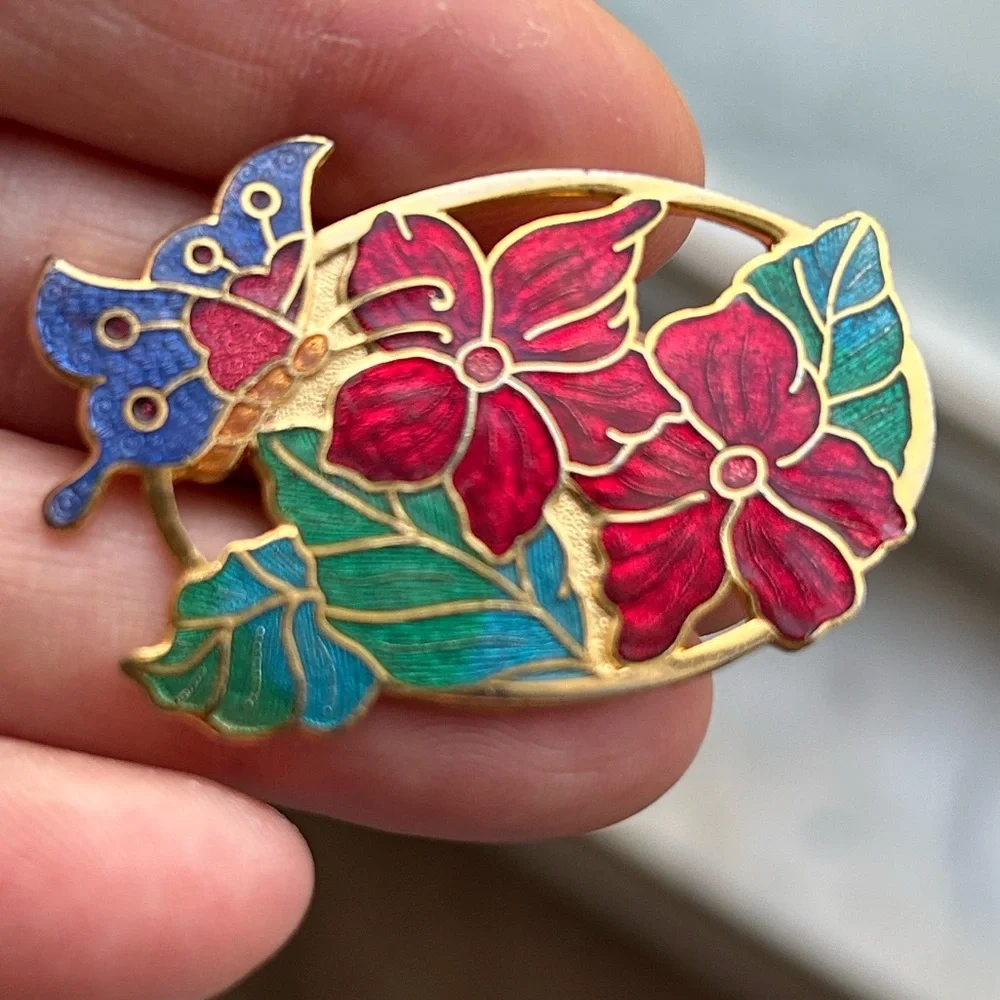 Butterfly Brooch with flowers Design Cloisinne